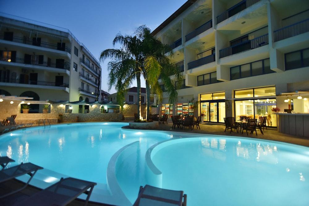 Ionion Star Hotel Lefkada City ภายนอก รูปภาพ