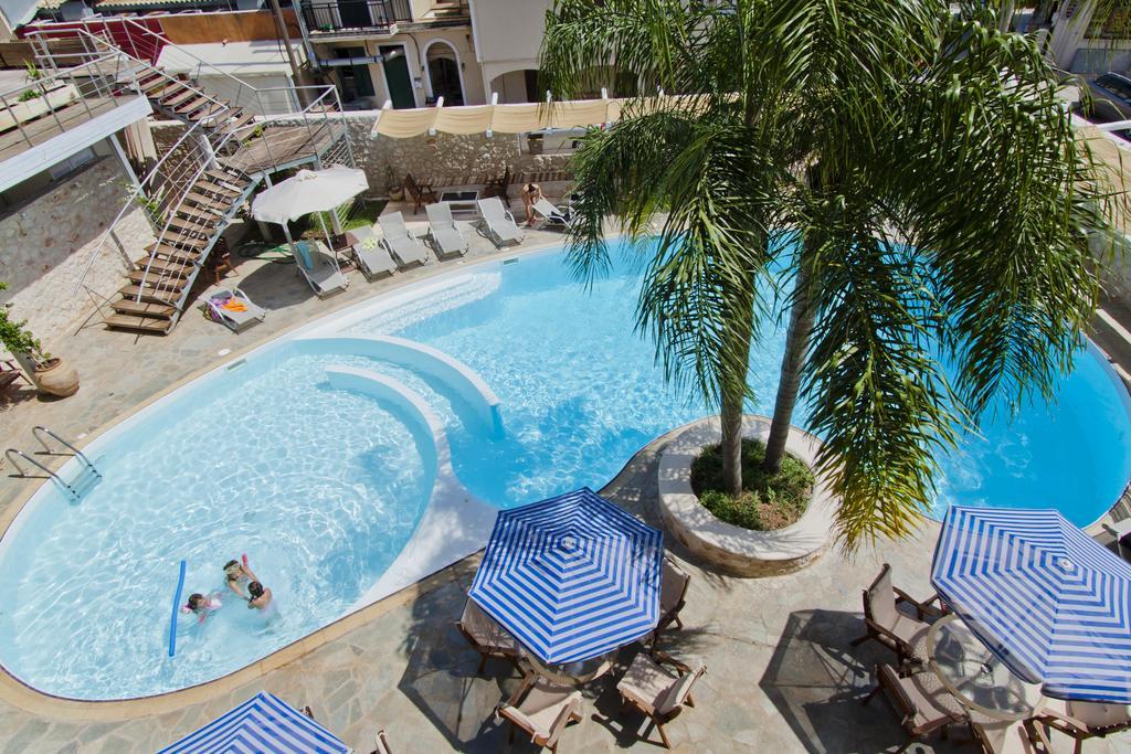 Ionion Star Hotel Lefkada City ภายนอก รูปภาพ