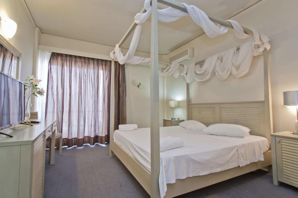 Ionion Star Hotel Lefkada City ภายนอก รูปภาพ