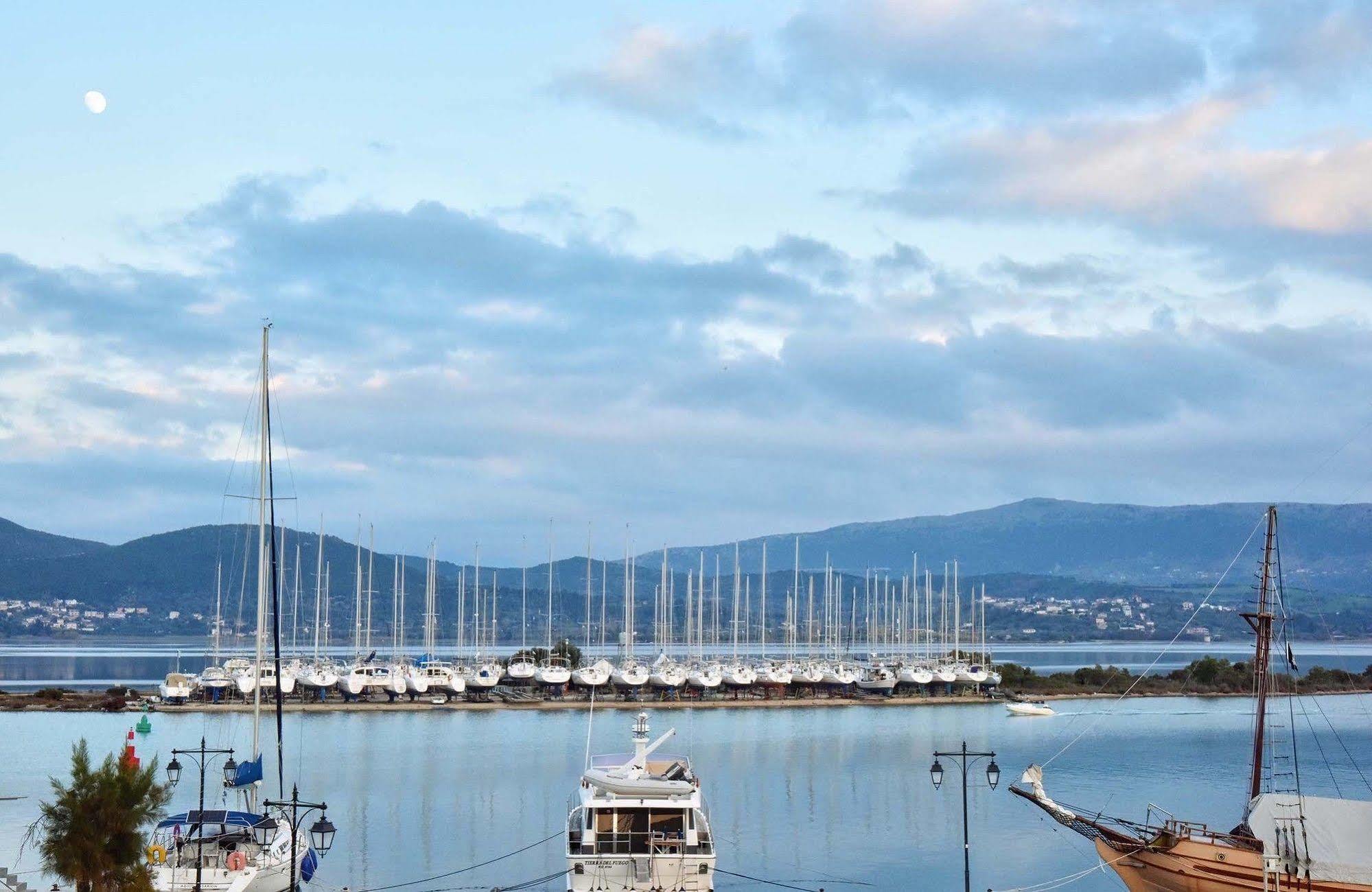 Ionion Star Hotel Lefkada City ภายนอก รูปภาพ